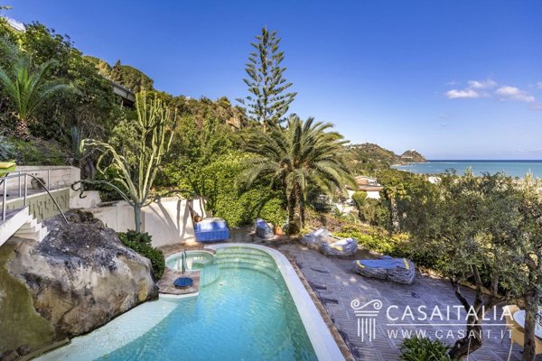 casa indipendente in vendita a Capo d'Orlando