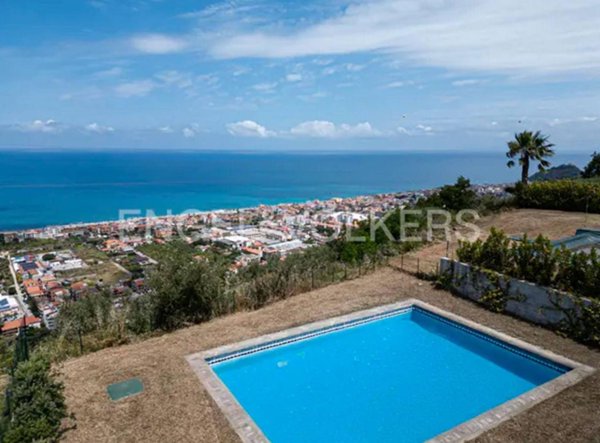 casa indipendente in vendita a Capo d'Orlando