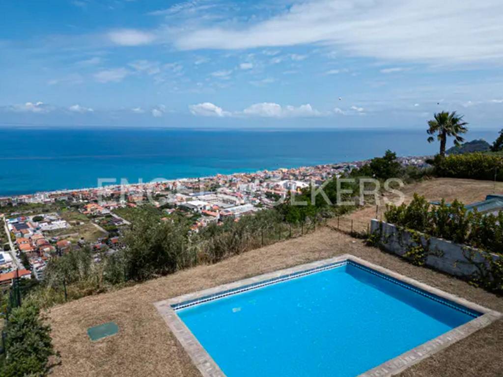 casa indipendente in vendita a Capo d'Orlando
