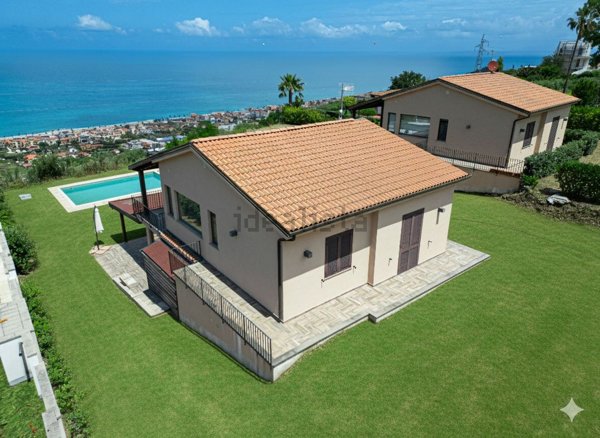 casa indipendente in vendita a Capo d'Orlando