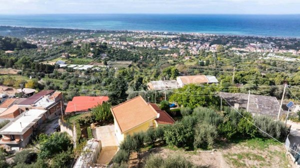 casa indipendente in vendita a Capo d'Orlando