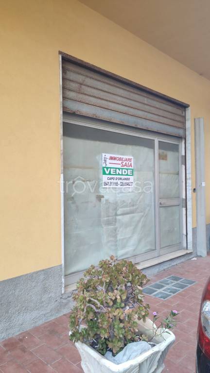 locale commerciale in vendita a Capo d'Orlando