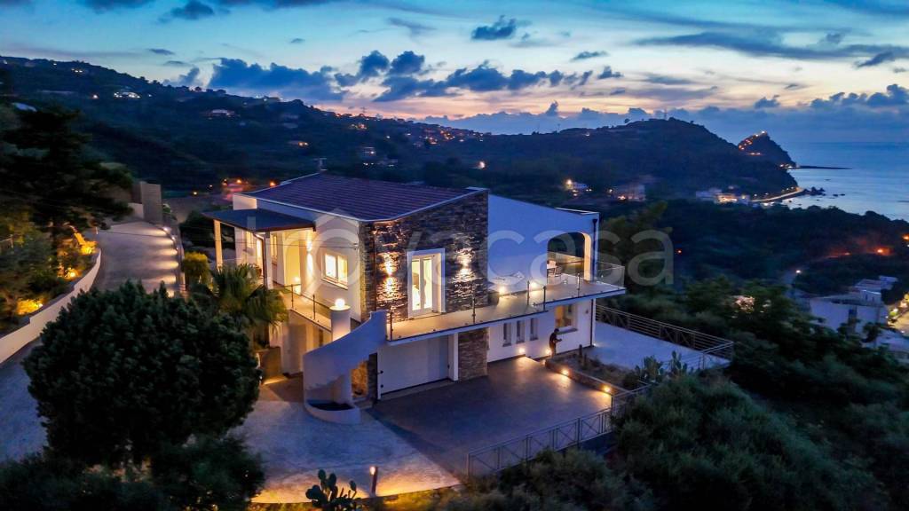 casa indipendente in vendita a Capo d'Orlando