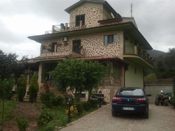 casa indipendente in vendita a Capo d'Orlando