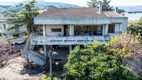 casa indipendente in vendita a Capo d'Orlando