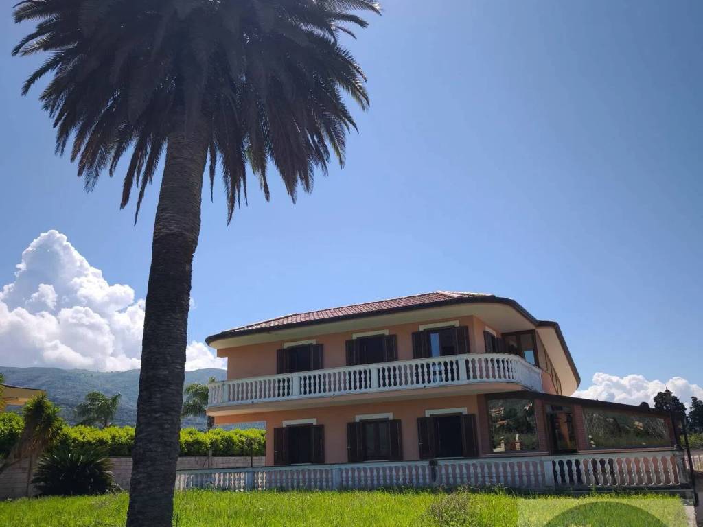casa indipendente in vendita a Capo d'Orlando