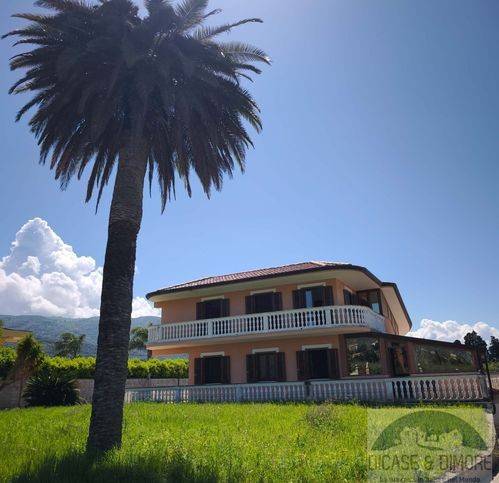casa indipendente in vendita a Capo d'Orlando