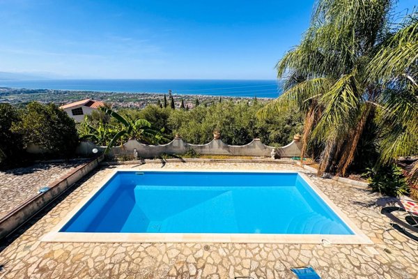 casa indipendente in vendita a Capo d'Orlando