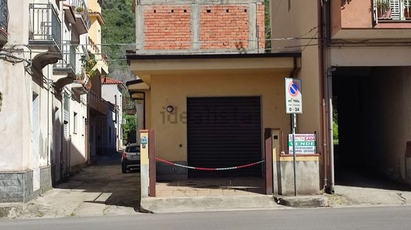 negozio in vendita a Capo d'Orlando