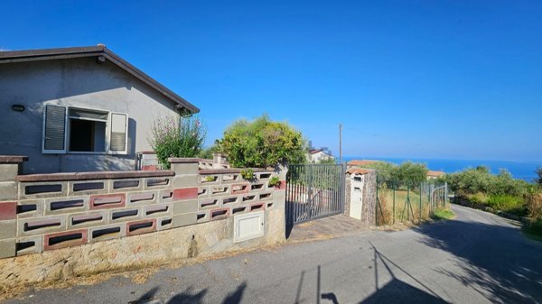 casa indipendente in vendita a Capo d'Orlando