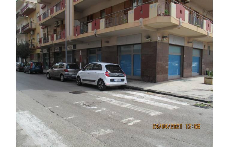 locale commerciale in vendita a Capo d'Orlando