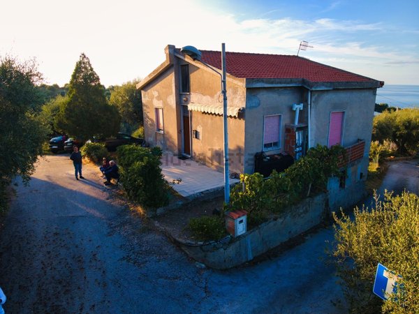 casa indipendente in vendita a Capo d'Orlando