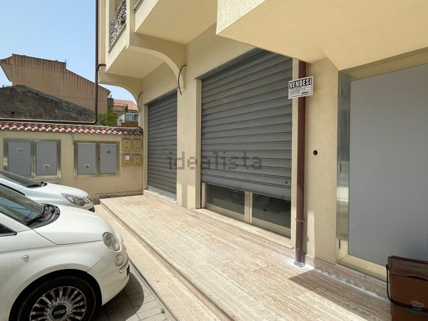 locale commerciale in vendita a Capo d'Orlando