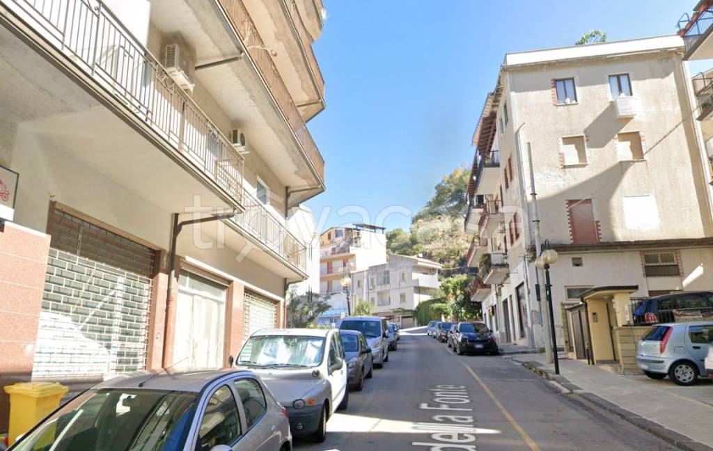 negozio in vendita a Capo d'Orlando