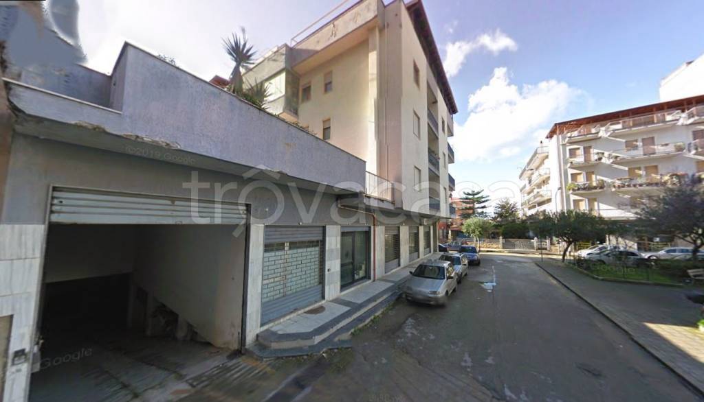 locale commerciale in vendita a Capo d'Orlando