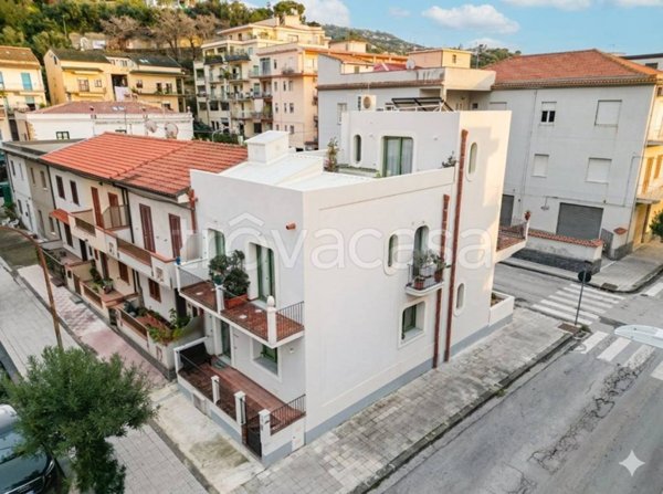 casa indipendente in vendita a Capo d'Orlando