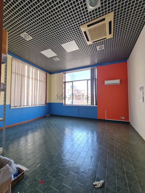 locale di sgombero in vendita a Capo d'Orlando