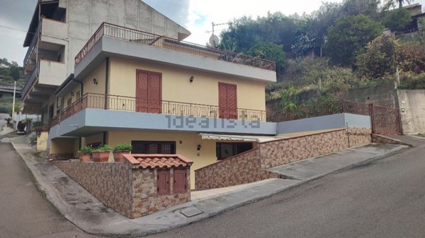 casa indipendente in vendita a Capo d'Orlando