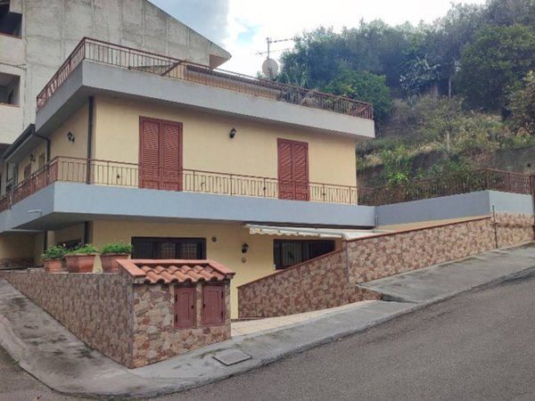 casa indipendente in vendita a Capo d'Orlando