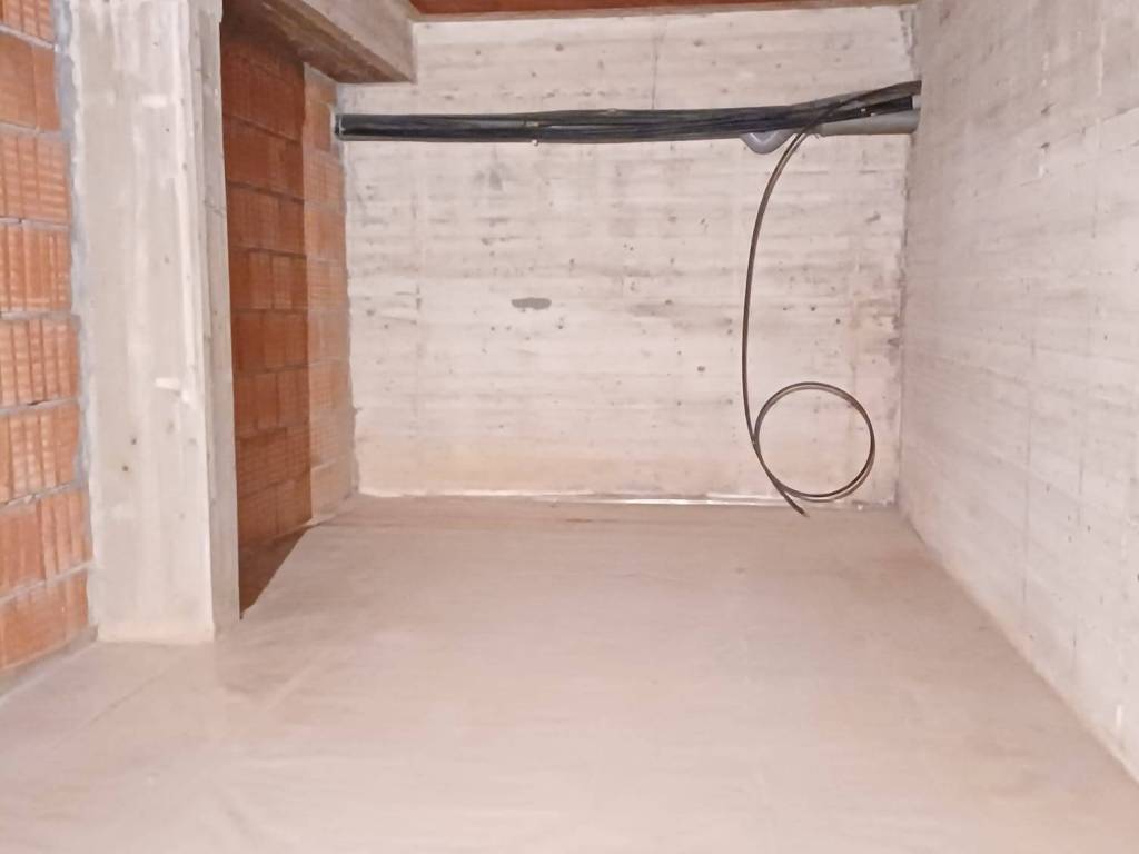 locale commerciale in vendita a Capo d'Orlando