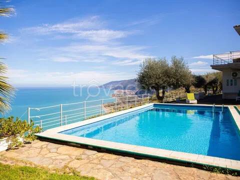 casa indipendente in vendita a Capo d'Orlando