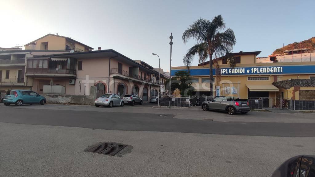 negozio in vendita a Capo d'Orlando