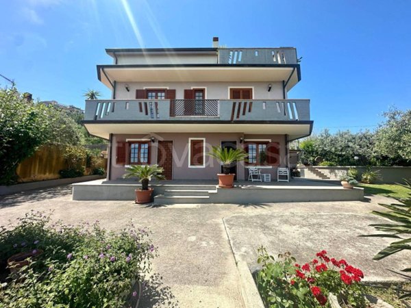 casa indipendente in vendita a Capo d'Orlando