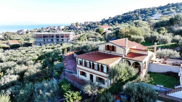 casa indipendente in vendita a Capo d'Orlando