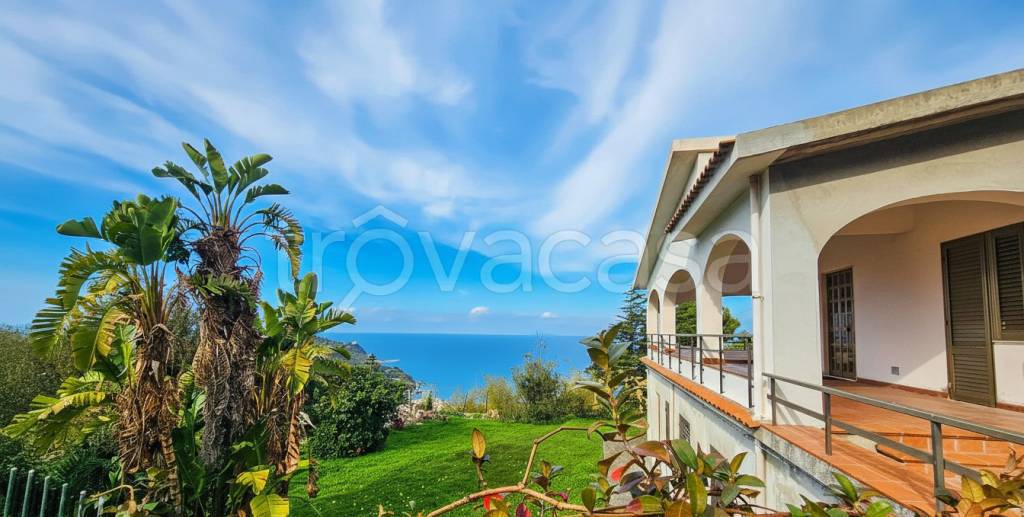 casa indipendente in vendita a Capo d'Orlando