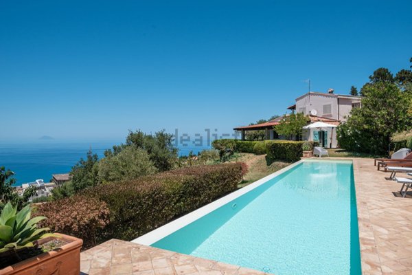 casa indipendente in vendita a Capo d'Orlando