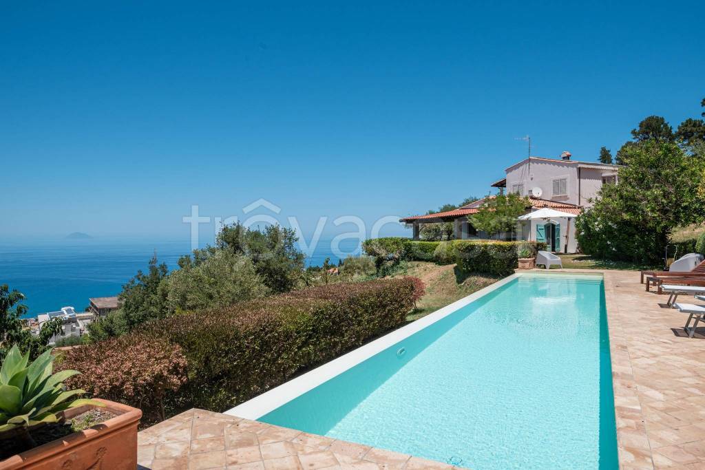 casa indipendente in vendita a Capo d'Orlando