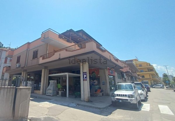 locale commerciale in vendita a Capo d'Orlando