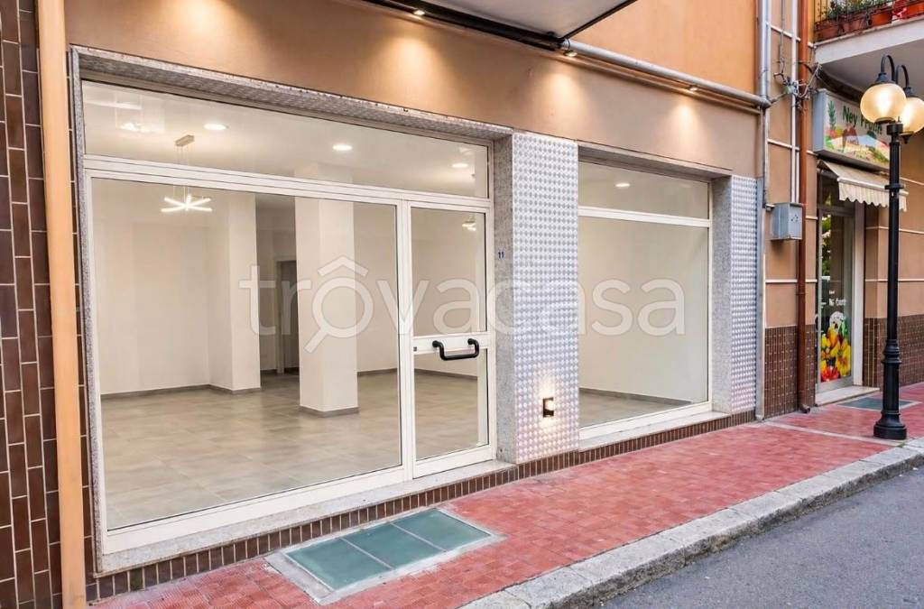 negozio in vendita a Capo d'Orlando