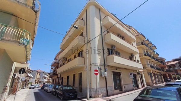 locale commerciale in vendita a Capo d'Orlando