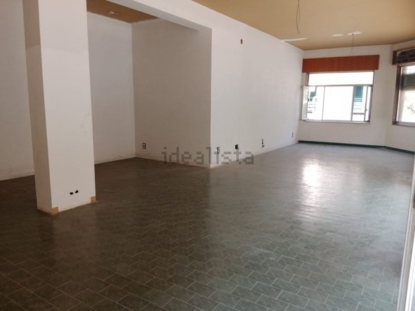 locale commerciale in vendita a Capo d'Orlando