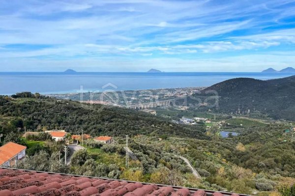 casa indipendente in vendita a Capri Leone