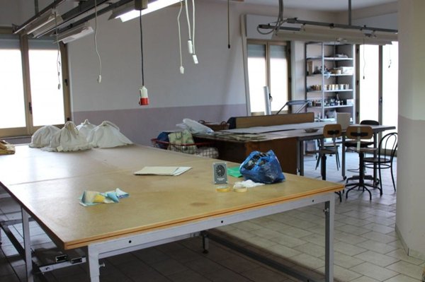 locale commerciale in vendita a Capri Leone