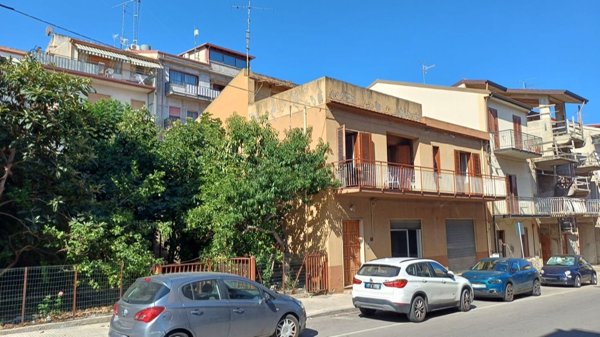 casa semindipendente in vendita a Capri Leone