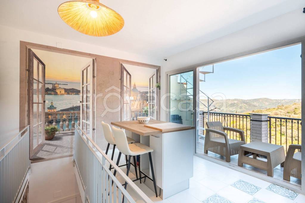 appartamento in vendita a Capri Leone