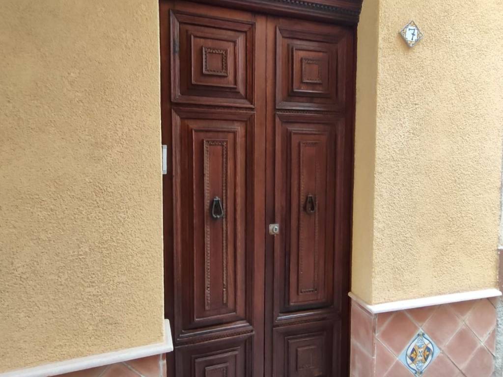 esavano in vendita a Caronia