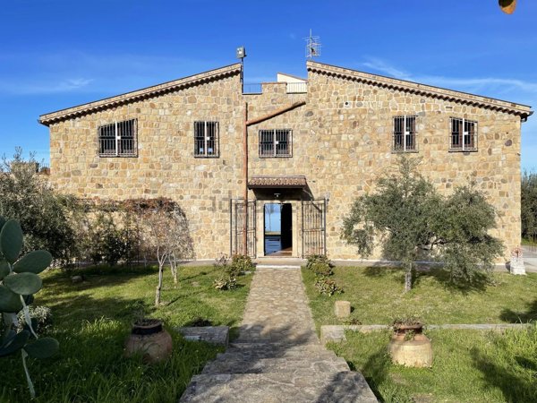 casa indipendente in vendita a Caronia