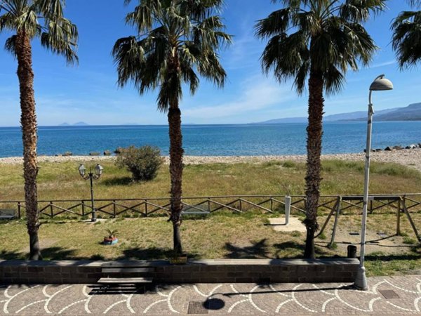 appartamento in vendita a Caronia