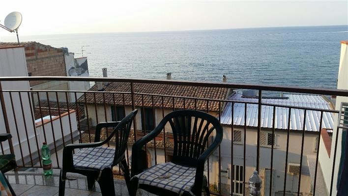 appartamento in vendita a Caronia in zona Marina di Caronia