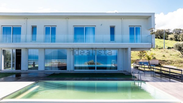 casa indipendente in vendita a Caronia