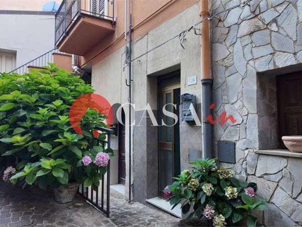 casa indipendente in vendita a Caronia