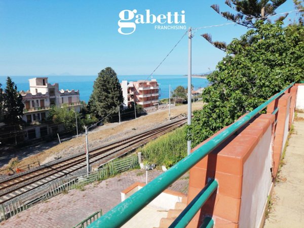 appartamento in vendita a Caronia in zona Torre del Lauro