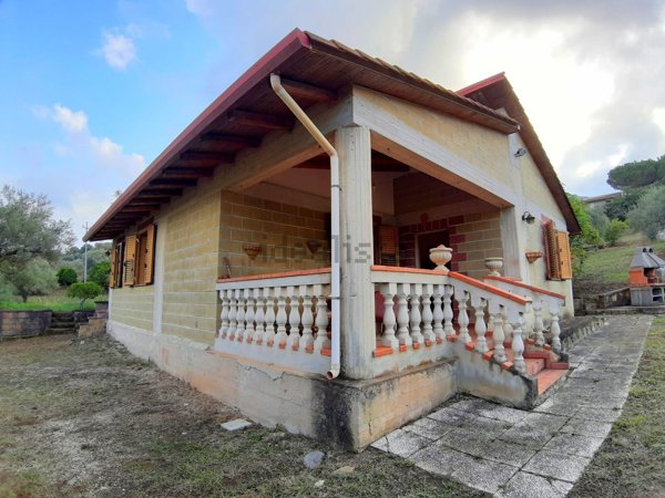 casa indipendente in vendita a Caronia