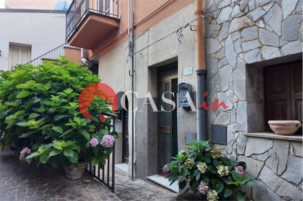 casa indipendente in vendita a Caronia