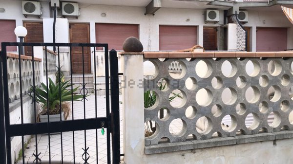 casa indipendente in vendita a Caronia in zona Torre del Lauro