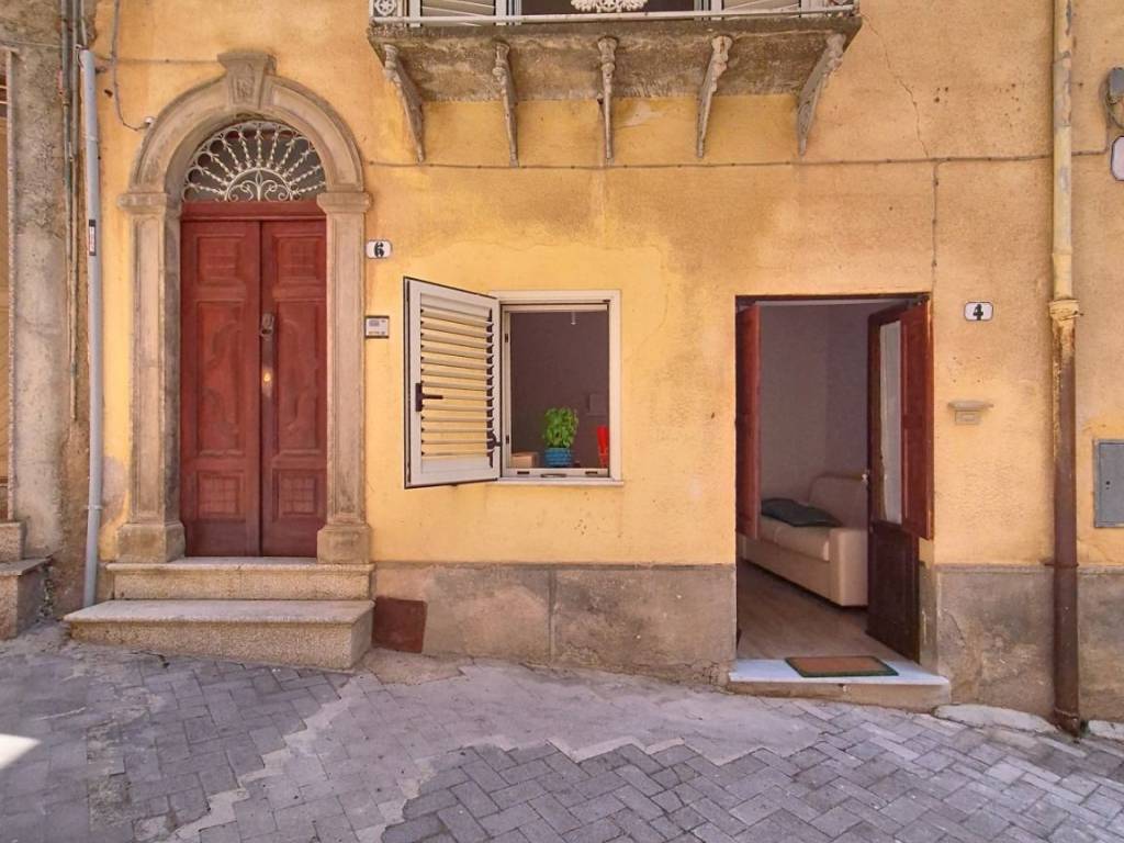 casa indipendente in vendita a Caronia